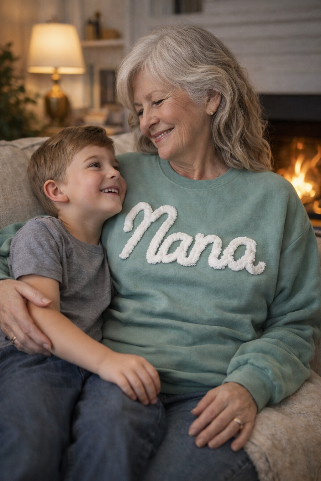 Sudadera Personalizada Bordada para Mamá | Nombre y Año Personalizados | Aplique Universitario