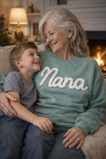 Sudadera Personalizada Bordada para Mamá | Nombre y Año Personalizados | Aplique Universitario