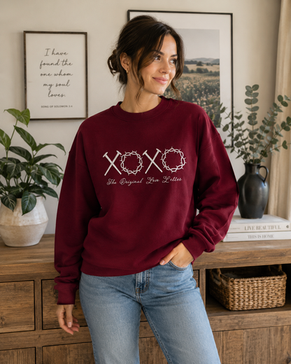 Sudadera cristiana bordada XOXO | Cruz y corona de espinas | Ropa de fe