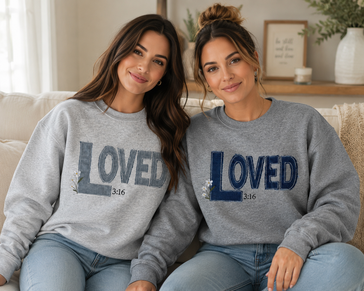 Sudadera bordada "Amado" cristiana | Juan 3:16 | Aplicación de mezclilla con borde deshilachado | Regalo de fe