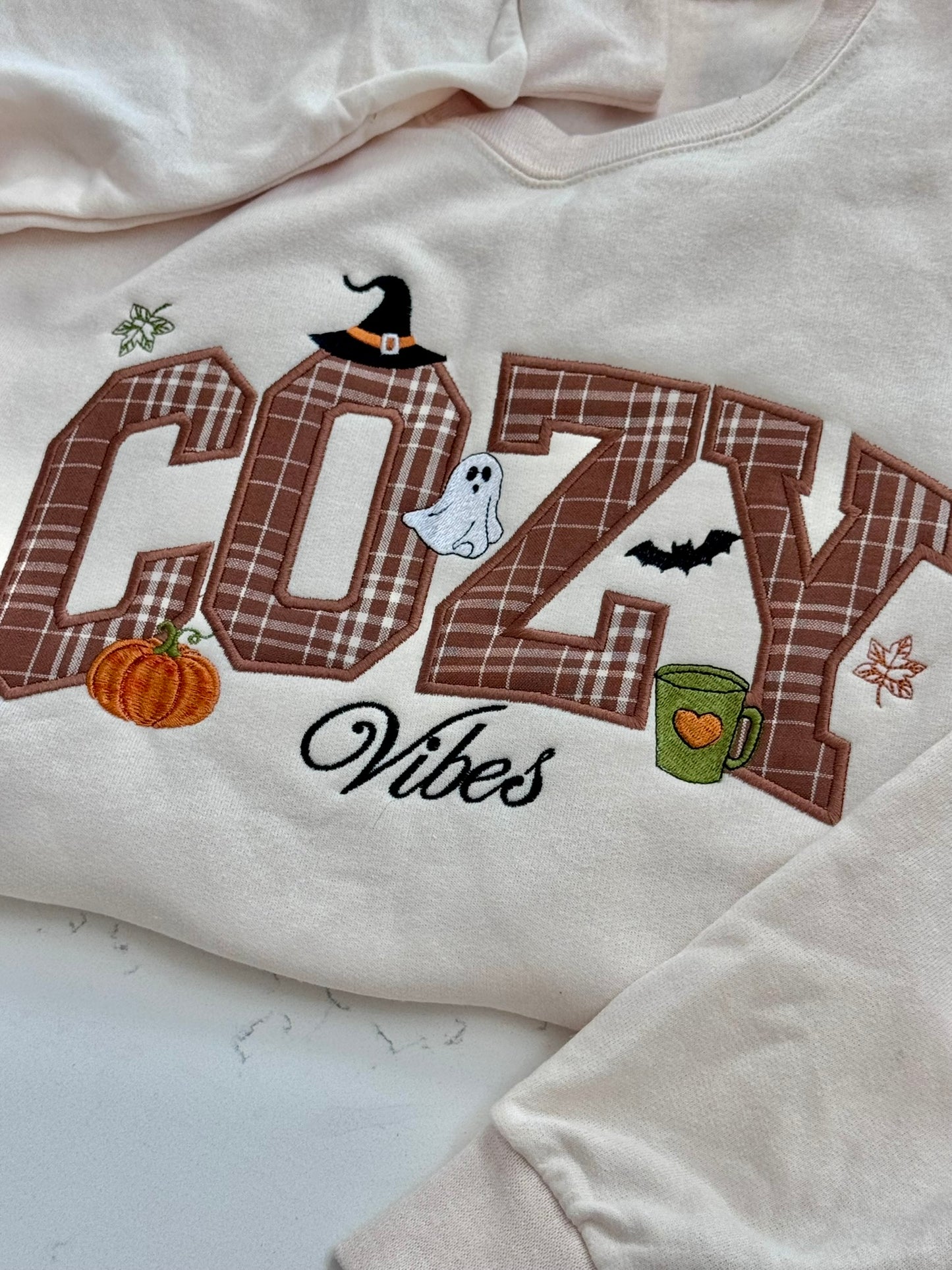 Sudadera bordada de mamá beisbolista | Aplicación Varsity blanca | Nombre personalizado en la manga | Personalizado