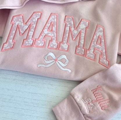 Sudadera bordada personalizada para mamá | Aplique floral de durazno | Manga con nombre personalizado