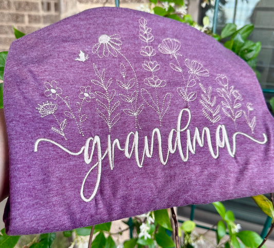 Camiseta personalizada con el título — Camisa bordada para abuela