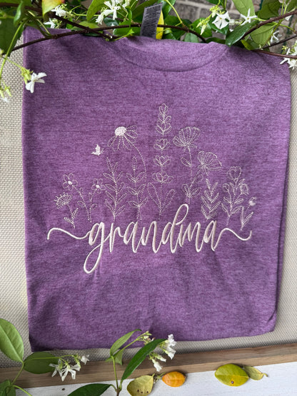 Camiseta personalizada con el título — Camisa bordada para abuela