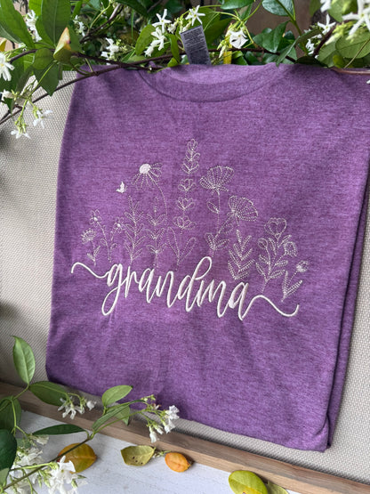 Camiseta personalizada con el título — Camisa bordada para abuela