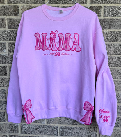 Sudadera bordada de lazo "Mamá" | Nombres personalizados de niños en la manga