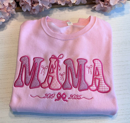 Sudadera bordada de lazo "Mamá" | Nombres personalizados de niños en la manga
