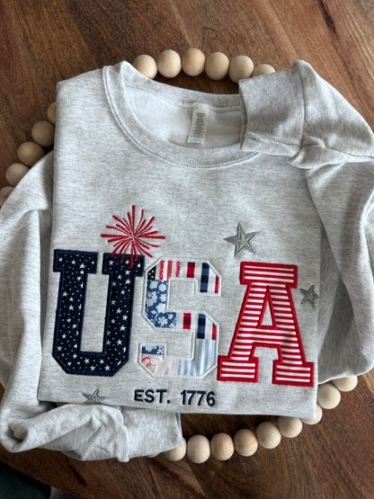 Sudadera bordada USA Est. 1776 | Cuello redondo patriótico con apliques florales | 4 de Julio
