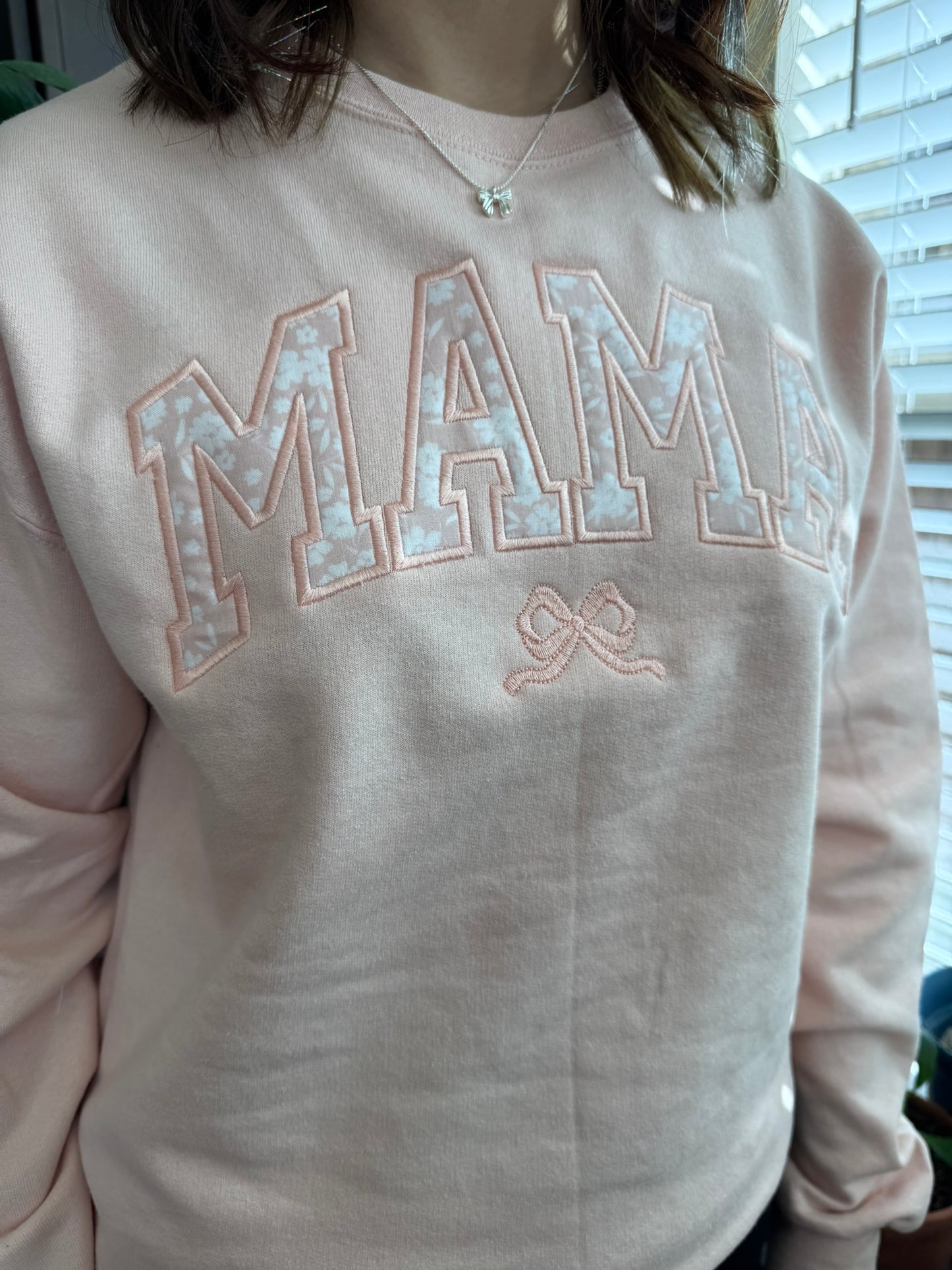 Personalized Mama Embroidered Sweatshirt – Custom Name Sleeve Floral Appliqué