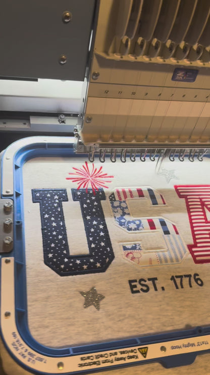 Sudadera bordada USA Est. 1776 | Cuello redondo patriótico con apliques florales | 4 de Julio